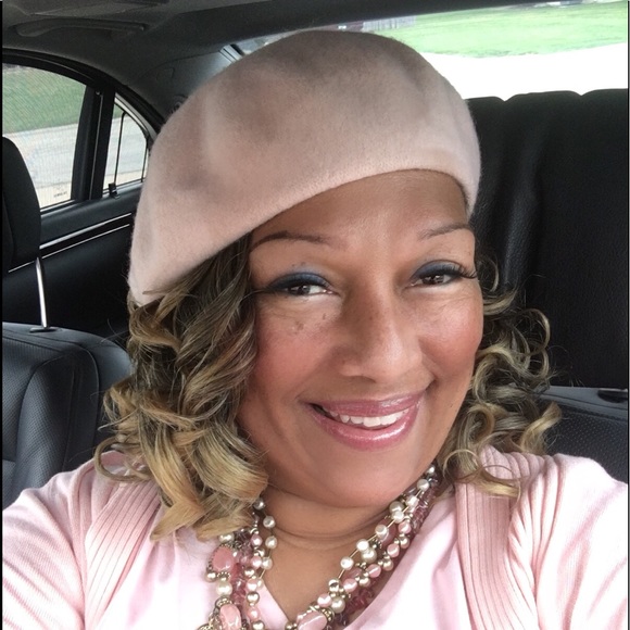 Meet your Posher, Bobbie - Picture 1 of 1